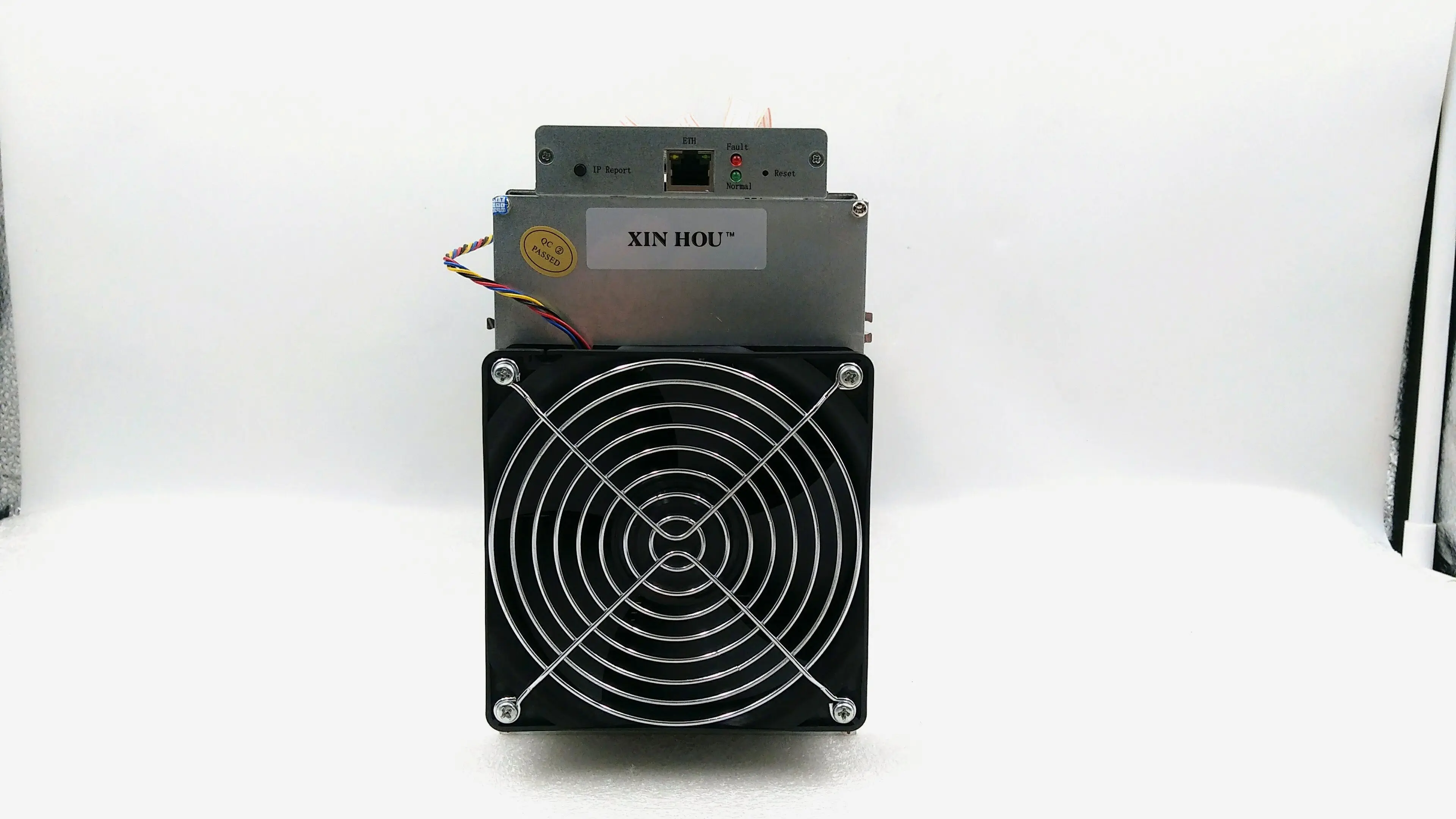 Используется Asic miner Antminer A3 815GH/s Blake2b используется в SCC XSC Майнинг более экономичный, чем s9 L3 Z9 Z11 T17 whatsminer M3