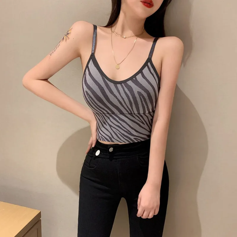 Рисунок 5 - Женский укороченный топ на бретельках