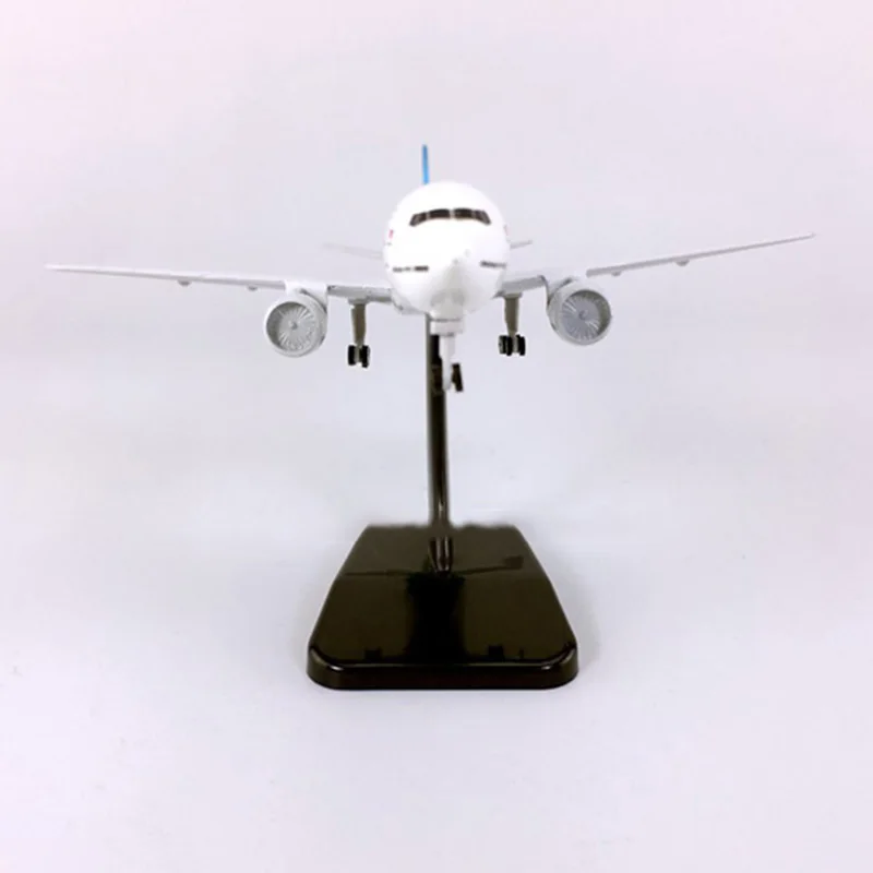 18 см 1:400 Boeing B777-300 модель Garuda Indonesia с пластиковым основанием сплав самолет коллекционный дисплей статическая модель игрушки