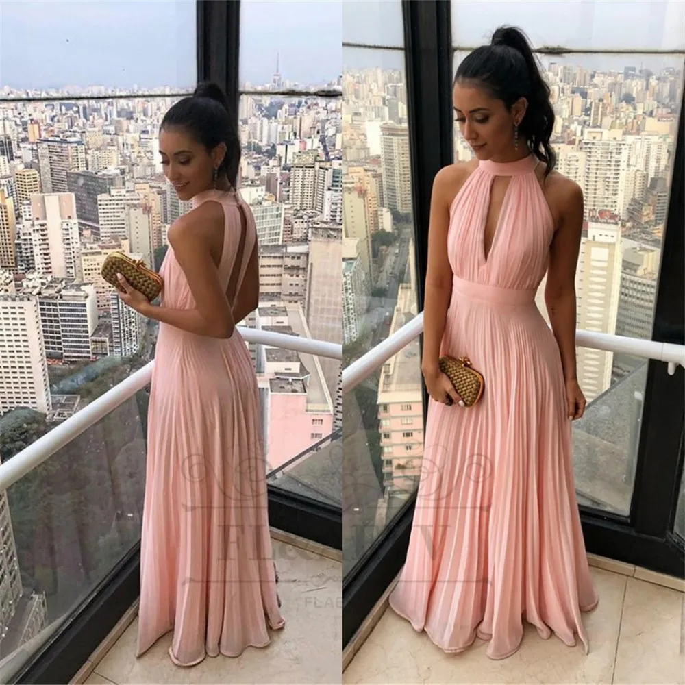 2019 New Summer Beach Boho Chiffon Bridesmaids Dresses A Line Halter Neck Pleats Flowy Chiffon Long Maid of Honor Gowns (4)