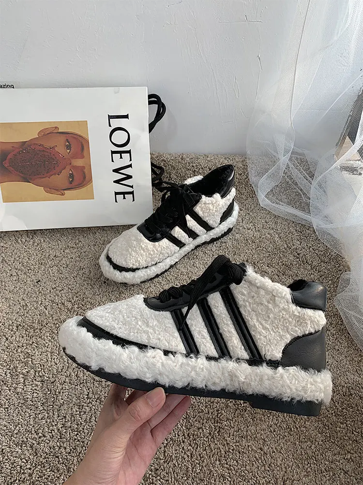 

2019 winter new Korean version of suede round head strap casual shoes fashion thick bottom warm plus velvet cotton shoes