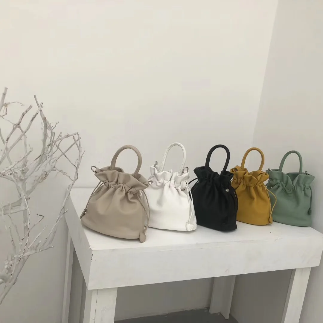 

2019 new women's bag bucket bag original mini square bag retro wild female bag soft face casual shoulder diagonal female bag