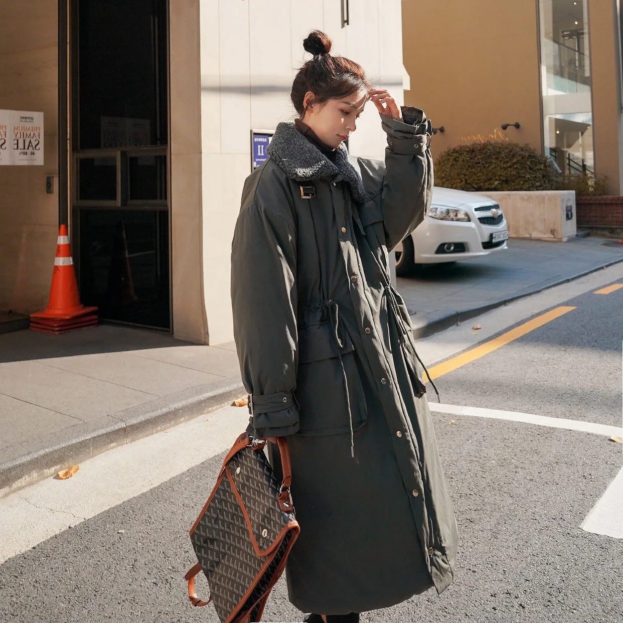 

Photo Shoot Main Push CHIC Korean-Style Grey Long Stand Collar Drawstring Waist Hugging Lambs Wool Joint Workwear Cotton Coat Co