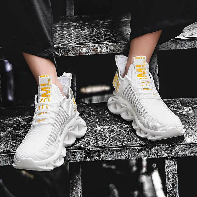 Ceny Rommedal mężczyźni lekkie buty do biegania z ostrzami odporne na wstrząsy brak oddychające męskie tenisówki wzrost wysokości walking buty sportowe man