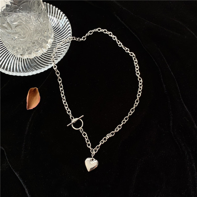 Black Heart Necklace French Metal Love Clavicle Chain Korean Simple Female Short Pendanklace Female Short Pendant for Women