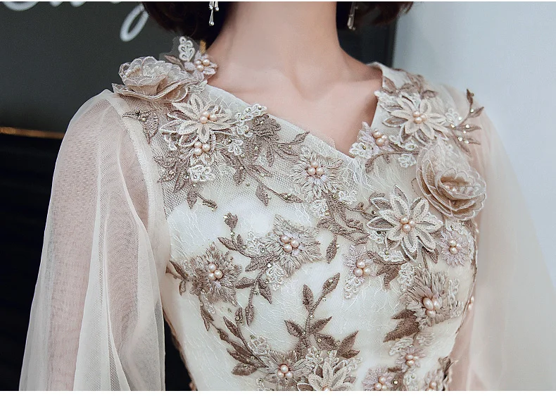 Luxury Beaded Appliques Champagne Prom Dresses 2020 Elegant V-neck Short Front Long Back Tiered Lace Evening Gowns