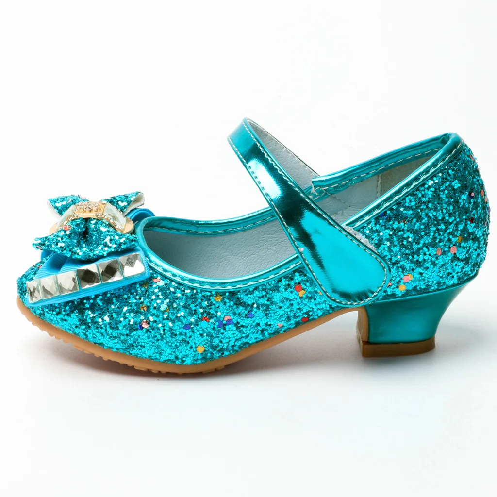 Детская обувь для маленьких девочек, украшенная жемчужинами и стразами, с бантом, тонкая обувь для принцессы сандалии для костюмированной вечеринки с кристаллами, вечерние танцевальные туфли на плоской подошве для девочек