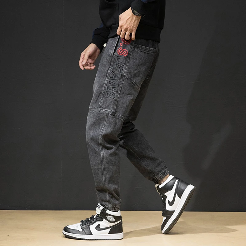 Japanese Style Fashion Men Jeans Black Gray Embroidery Spliced Designer Harem Jeans Men Cargo Pants Hip Hop Jeans Men Joggers