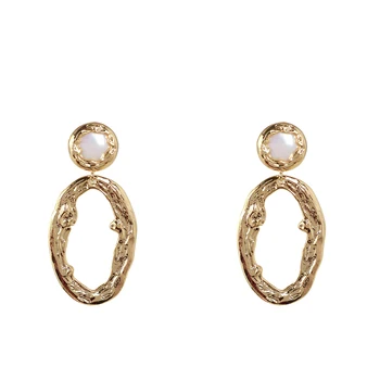 

French retro style premium inlaid natural button pearl fold irregular metal ring earrings send girlfriend