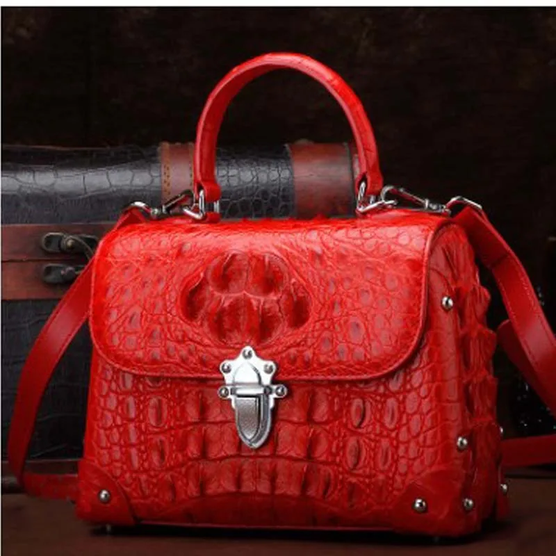 Рисунок 3 - Сумка женская квадратная из крокодиловой