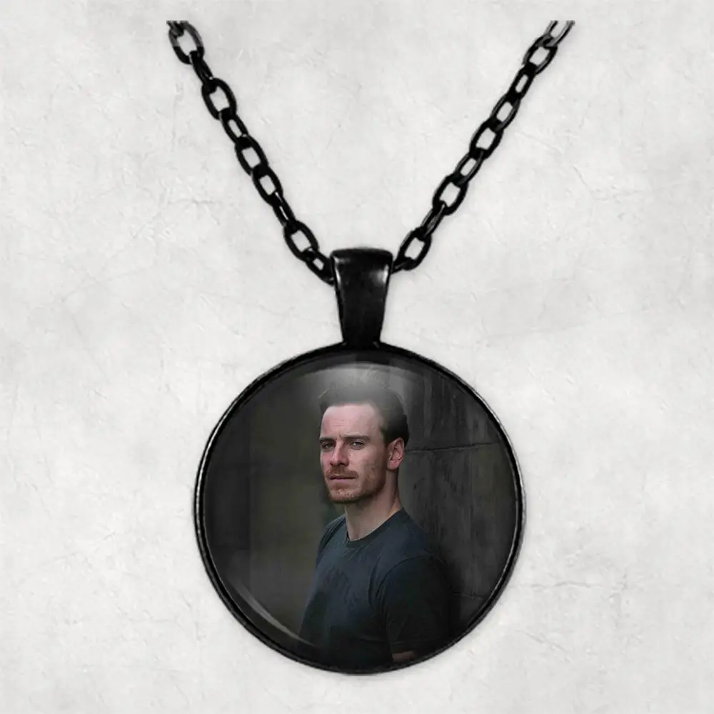 

Michael Fassbender Personalised Photo Necklace Picture Jewelry necklaces pendants Circle Photo Locket Memorial Photo Gift