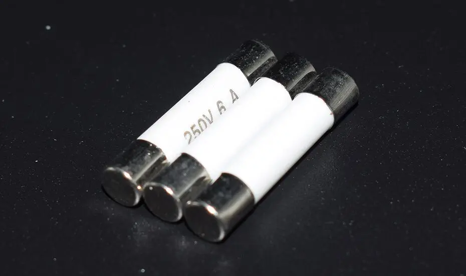 R055cylinder Тип предохранителя, 25*5 расплавленный сердечник, низкое напряжение керамический предохранитель
