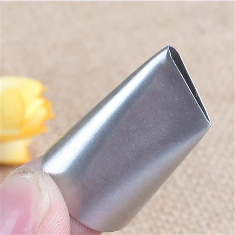 Cake Decorating Tip Set 104 Big Size Icing Nozzle for Creating Rose Petal Shape Bakeware