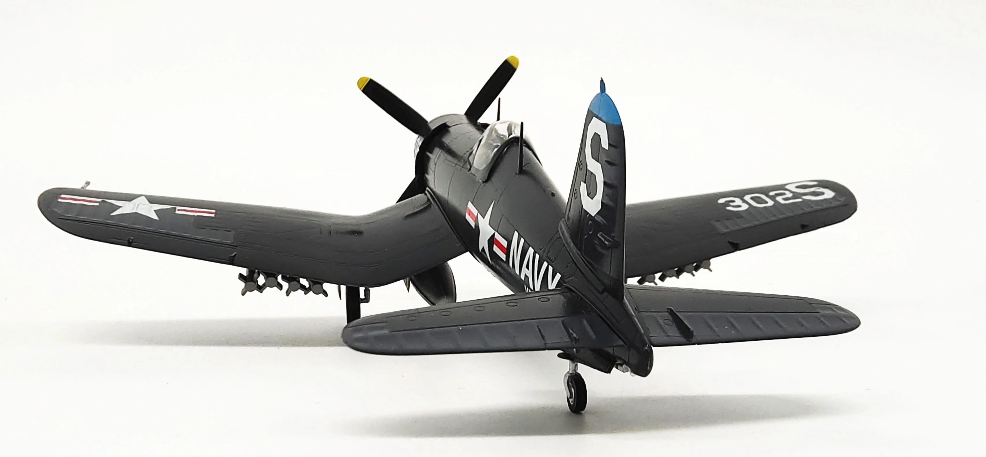 1: 72 Вторая мировая война США f4u-4 Пираты истребитель Перевозчик Модель самолета Трубач 37236