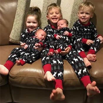 

Christmas Family Pajamas Set mommy and me matching clothes Women Men Kid Xmas Set Print home wear Pant suit Party Sleepwear
