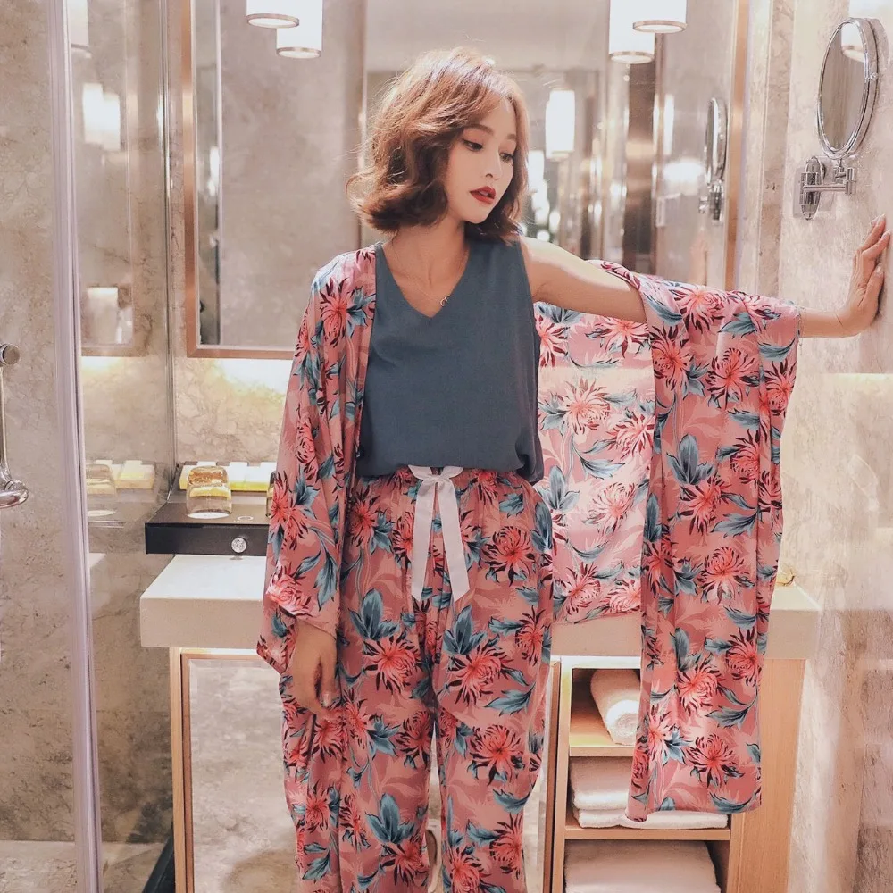 12125453186_1826797107