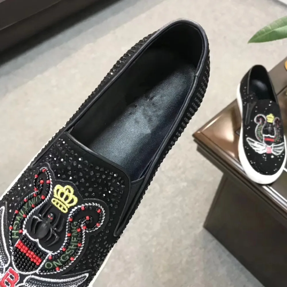 2019 Spring Embroidery Men Shoes