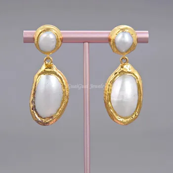 

GuaiGuai Jewelry White Cultured pearl White Sea Shell Golden Plated Earrings