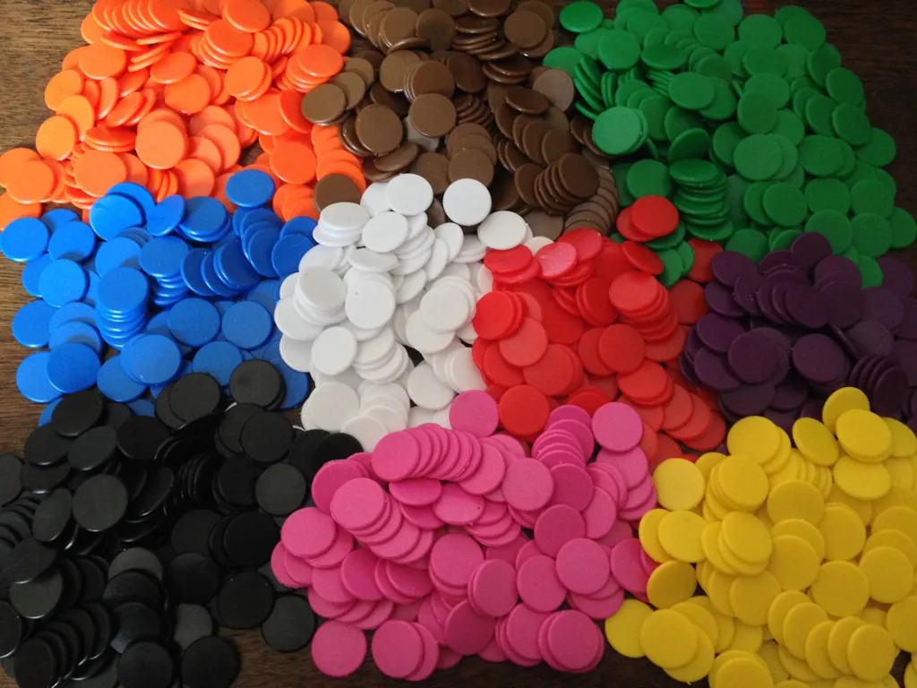100 Pieces Opaque Plastic Board Game Counters Tiddly Winks Numeracy Teaching
