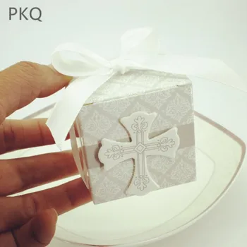 

50Pcs White Gift Box with ribbon Small Kraft Paper Box Chocolate/Candy Packing Boxes Christmas Party Box 5.3x5.3x5.4cm