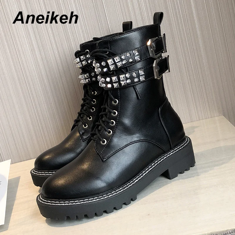 Aneikeh из искусственной кожи; женские ботильоны в байкерском стиле; женская обувь; коллекция года; сезон весна; обувь с заклепками в стиле панк; сапоги в жокейском стиле; Размеры 35-40