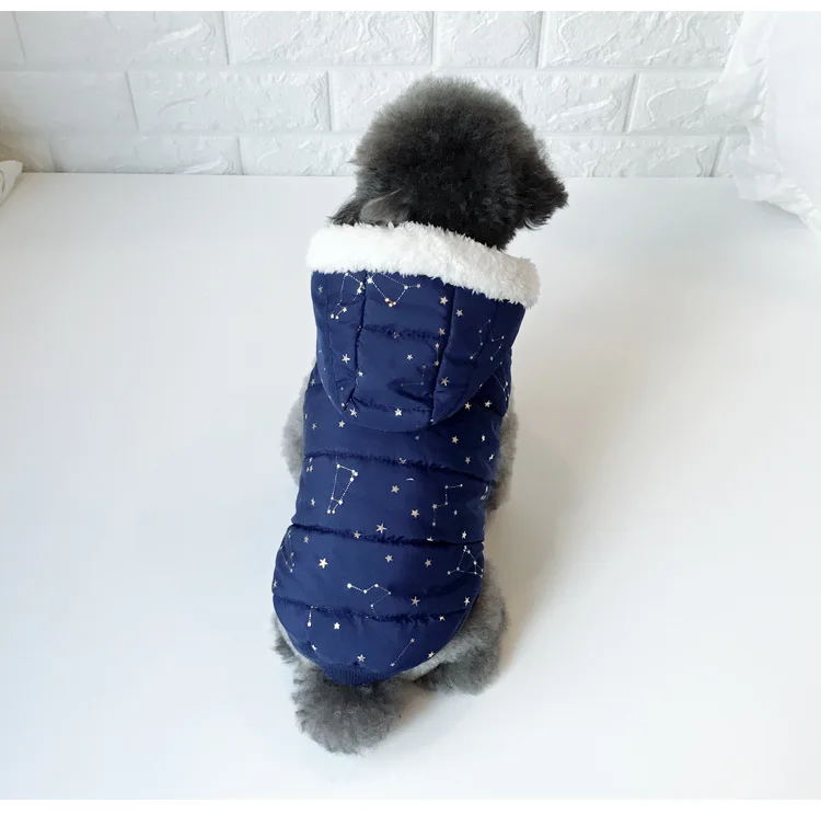 Одежда для собак осень и зима два фута пальто для собак Хлопок Одежда для собак Зимний жилет стили красный розовый синий цвета теплые куртки для собак
