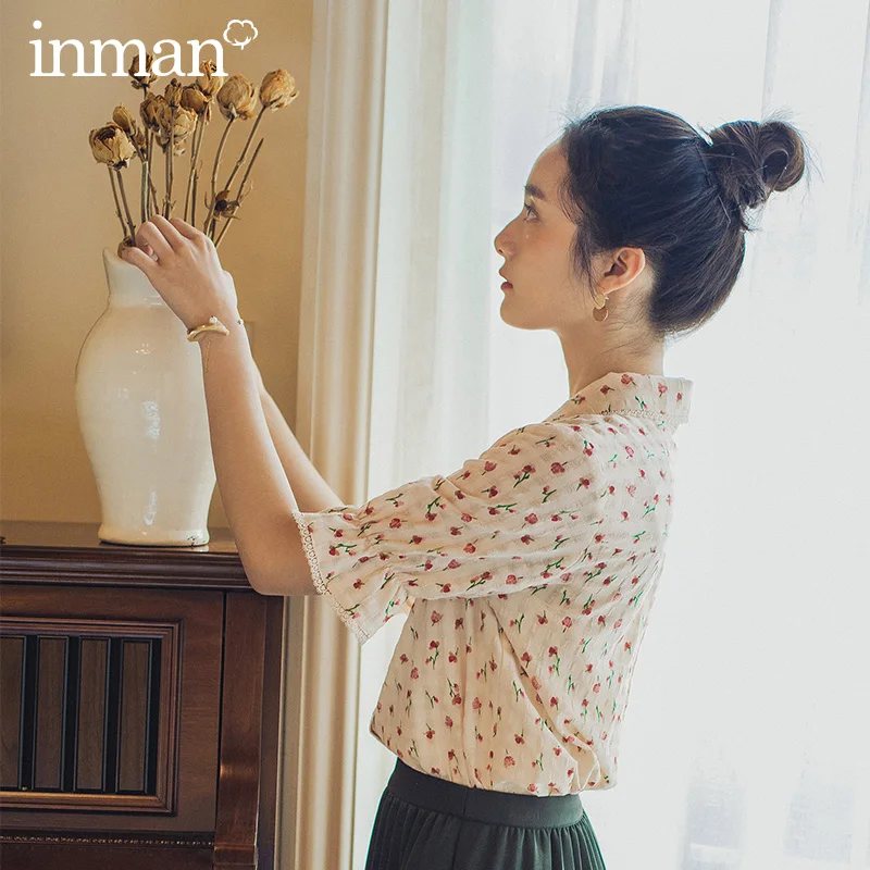 

INMAN 2020 Summer New Arrival Short Sleeve Turn Down Collar Artsy Rose Pattern Print Lantern Sleeve Blouse