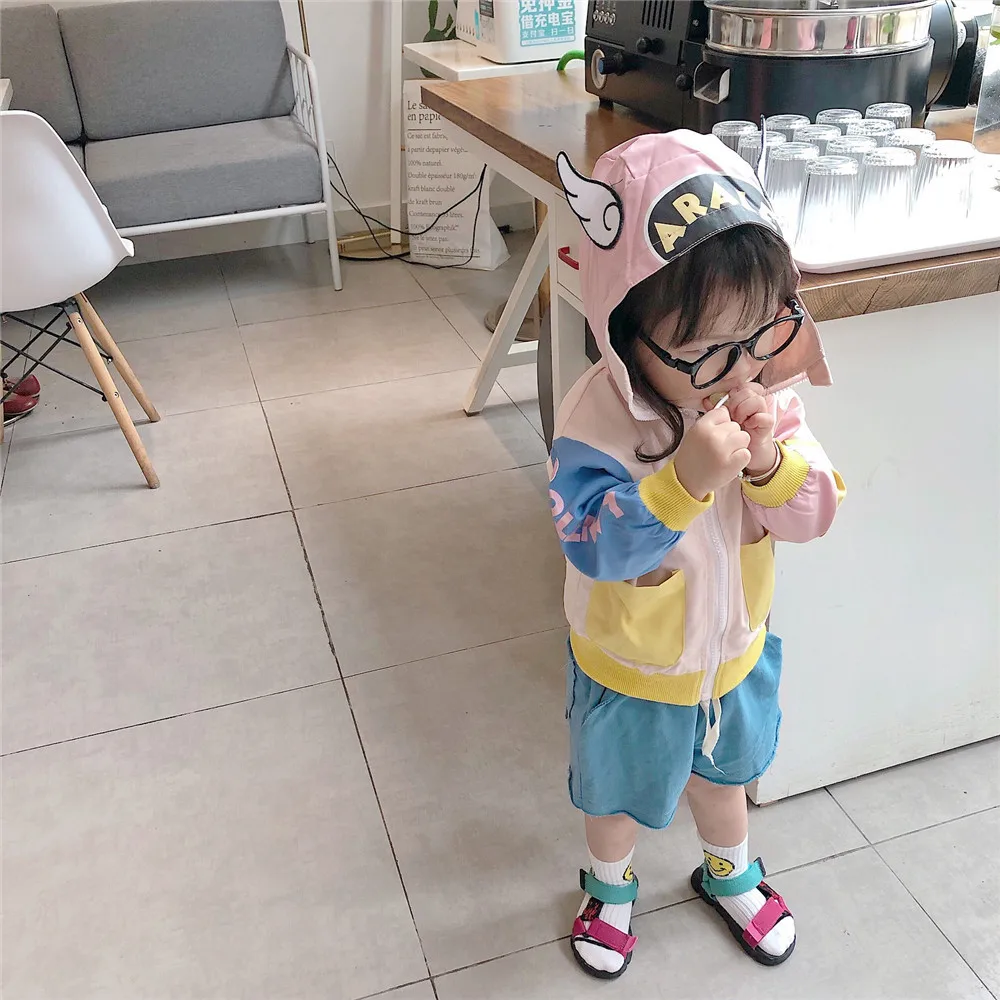 Tonytaobaby/Новая Осенняя детская одежда для мальчиков и девочек; пальто с капюшоном и рисунком; пальто для маленьких девочек; куртка для мальчиков