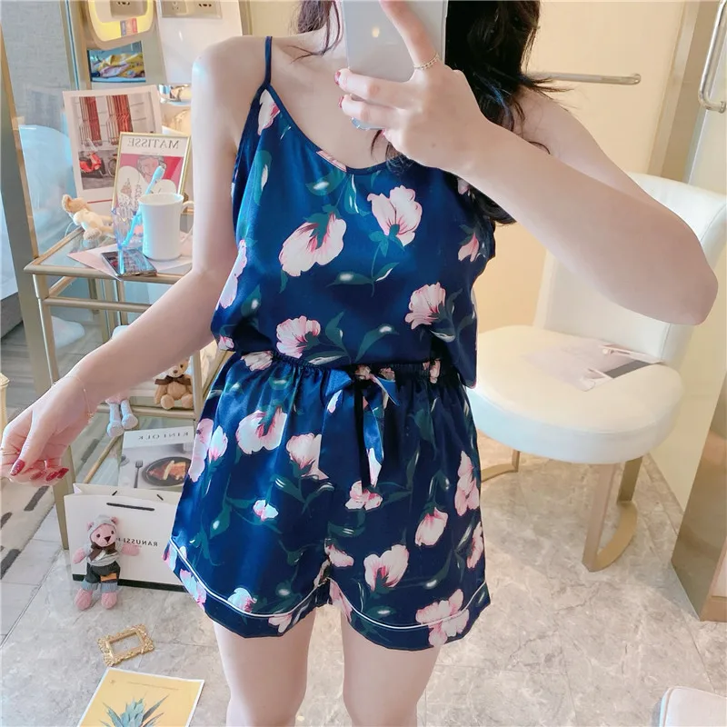 

2020 Summer Sleepwear Set New Korean Version Silk Sling Shorts Deep V Sexy Pajama Set Sling Women's Home Clothes Pant