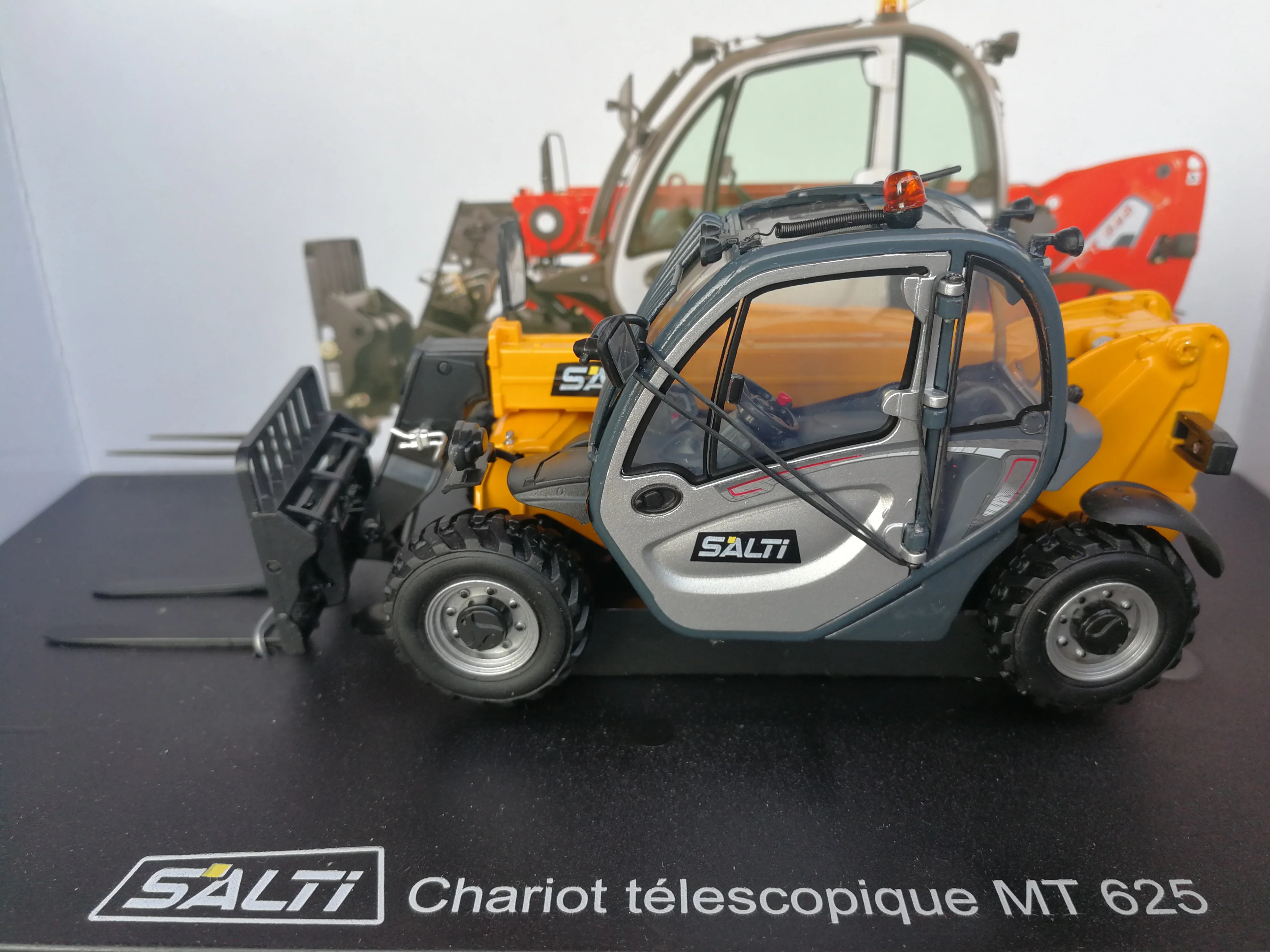 Удобная игрушка с зарядным устройством UH2924 1:32 MANITOU MT 625 T|toy owl|truck tanktoy action figure museum |