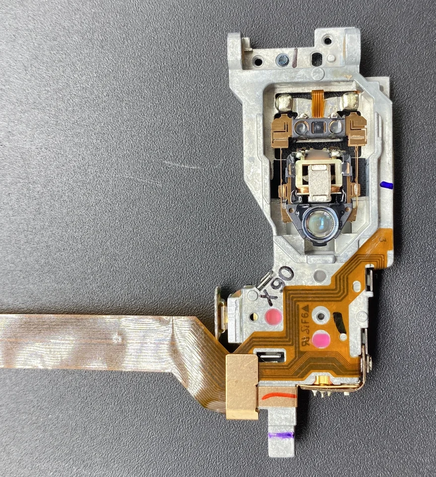 稀少・新品未使用SONY ソニー MDデッキ用 光ピックアップ 光学レンズ