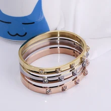 

Pyramid diamond studded titanium steel bracelet fashion women's spring buckle bracelet