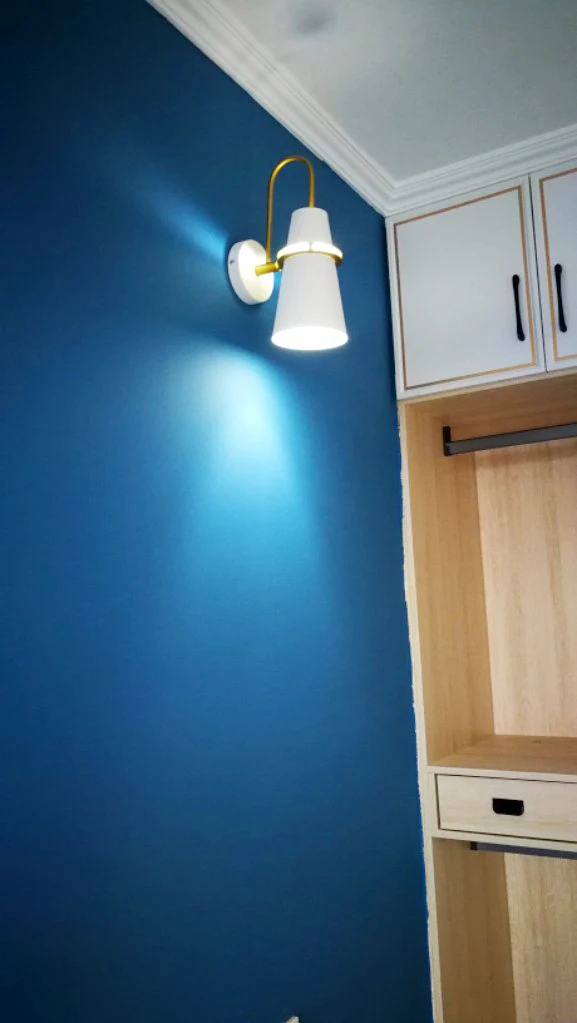 Настенный светильник в скандинавском стиле, прикроватный светильник для спальни, современный светильник для гостиной, лестницы, Простой настенный светильник с железным ремнем, светодиодный светильник
