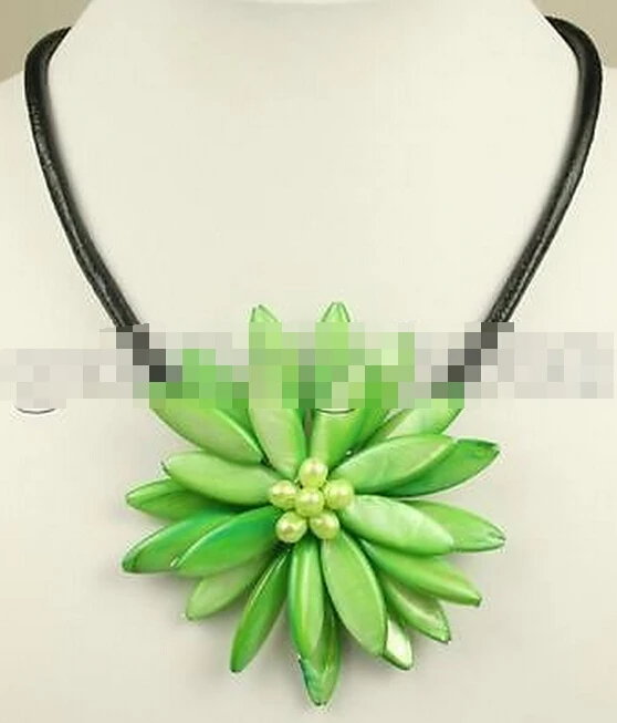 1004+Natural Green Pearl and Shell Flower Pendant Hand Weave Necklace