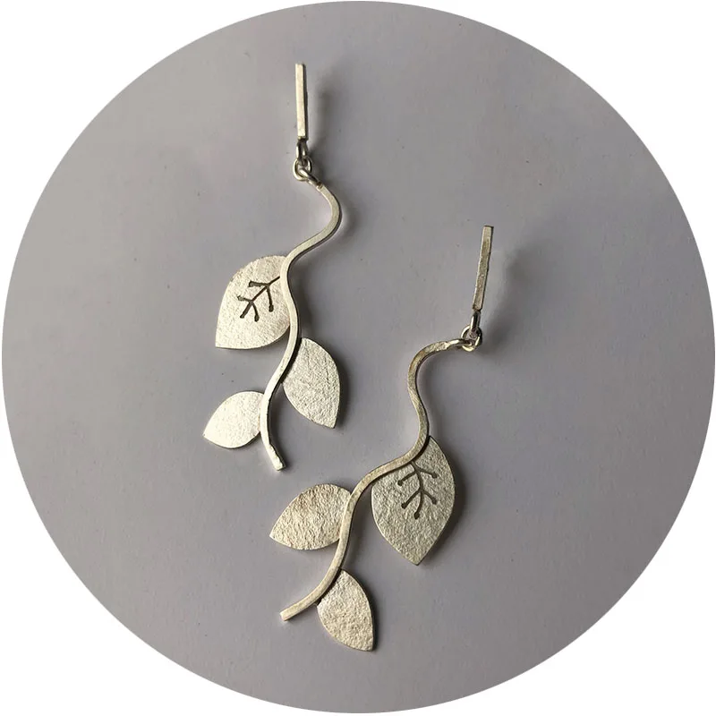 Новые модные текстурированные серьги в виде листьев для женщин и девушек