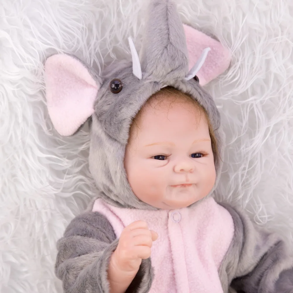 43 см bebe Реалистичная кукла-Новорожденный милая улыбка девочка кукла с героями мультфильмов одежда со слонами 3/4 силикон раннее развитие ребенка плесень игрушка