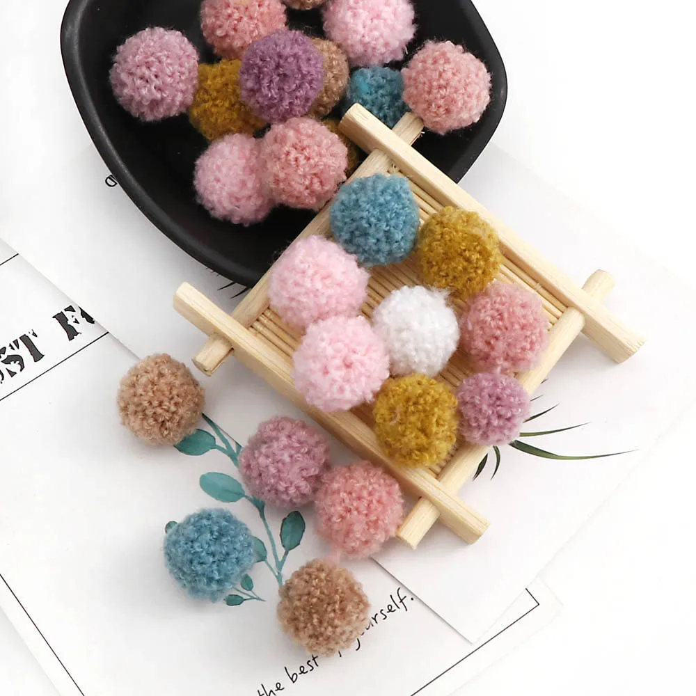 Description Picture 4 of item50pc New 15mm Mix Color Polyester Wool Soft Ball Pompoms Ball Crafts DIY Wedding Party Home Decor Craft Supplies