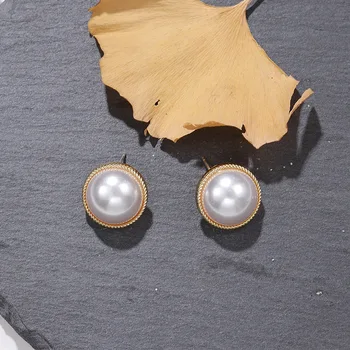 

2020 Trend Low-priced Goods 925 Sterling Silver Needle Geometric Circle Imitation Pearl Earrings for women Baroque Fine Jewelry