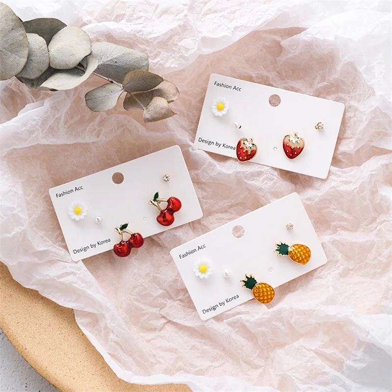 

5 pieces / set of Sweet and Lovely Daisy Strawberry Pineapple Cherry Fruit Small Earrings 2019 New Crystal Pearl Earrings Set