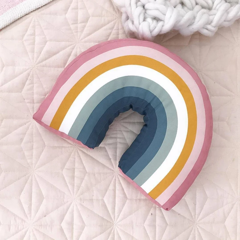 Arc-en-ciel U forme enfants oreiller décoratif chambre cou oreiller coussin mignon bébé oreillers sommeil jouets poupées en peluche cadeau d'anniversaire