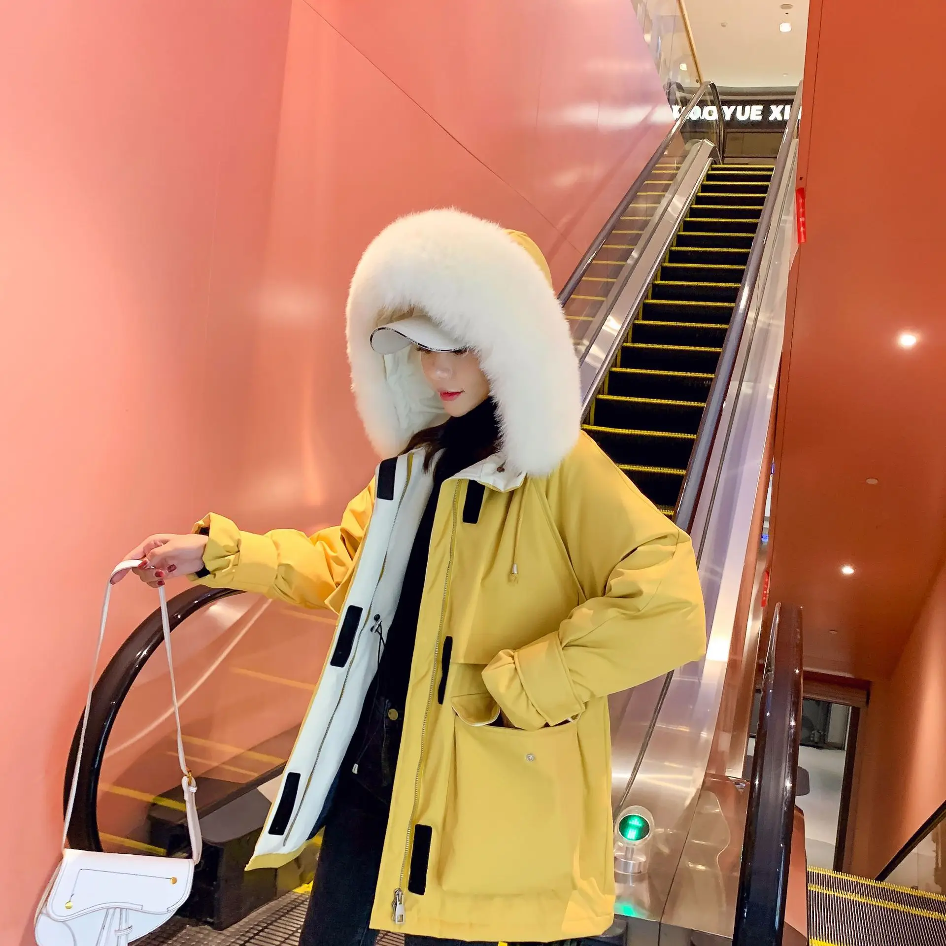 Скидка сезон стиль липучка пуховик Женская средней длины Dongdaemun Толстая рабочая одежда Талия обнимает пальто парка
