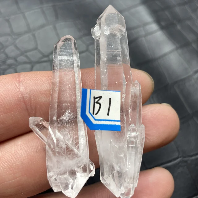 Natural Himalayan Crystal Backbone Raw stone mineral specimen energy healing obelisk B1   23g