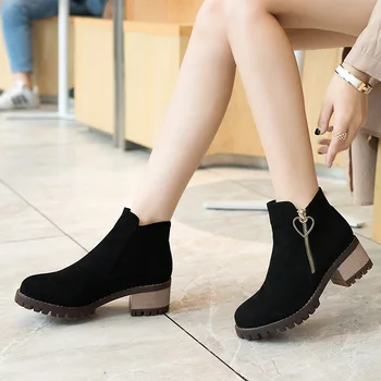 

Autumn and winter 2019 retro thick bottom brand thick with short boots round head with suede bare boots plus velvet boots