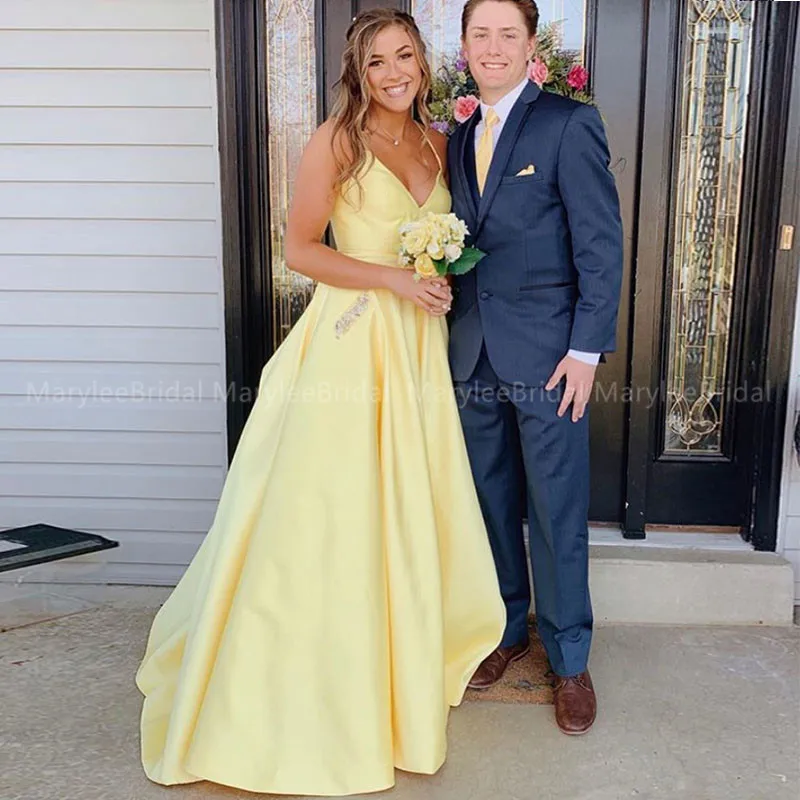 

Yellow Sexy Prom Dresses With Pockets Satin Spaghetti Straps Evening Dress Long Gown Crisscross Back Party Dress Robe De Soiree