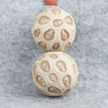 

2 Piece/Set Skull Shape Novelty Toy Resin Hand Turn Health Circular Ball Decompression Massage Ball Release Pressure Toy Gift