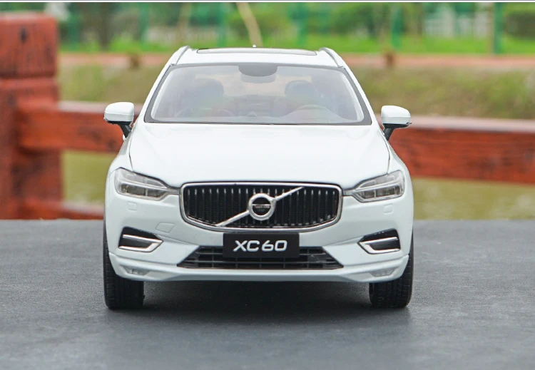 Оригинальная Заводская 1:18, новинка XC60, спортивная версия, белый сплав, металл, классические модели игрушек для подарка, коллекция