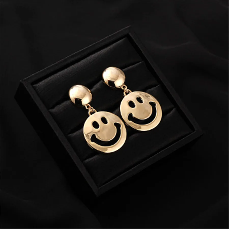 

2019 Korea Fashion Round Golden Earrings Cute Geometry Smiley Stud Earring Christmas Punk Lucky Women Earring Jewelry