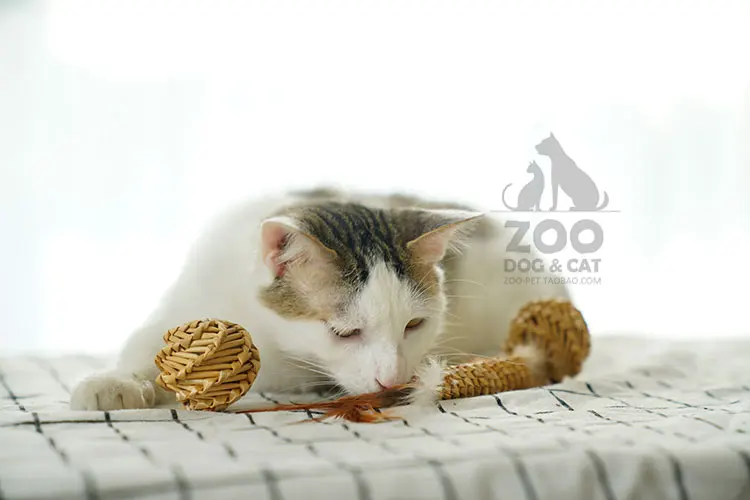 Zoo-Us натуральная соломенная игрушка курица пушистый шар кошка ручной работы mao cao qiu ткачество палочка кошка погоня