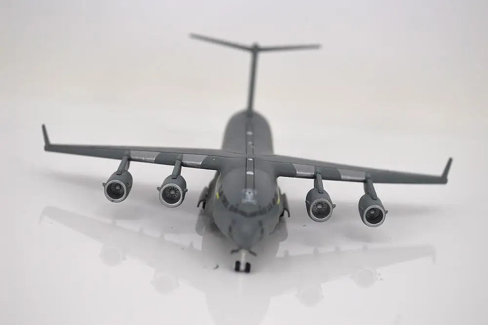 Дракон C-17 Globemaster III 62nd Airlift крыло 1/400 литье под давлением модель самолета