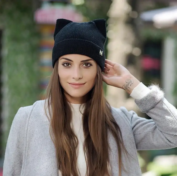 Брендовые зимние женские головные уборы вязаная шапка с украшением в виде